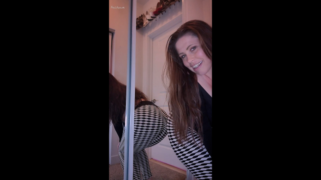 GF Shows Off Ass In Pants video from Lacey Royce