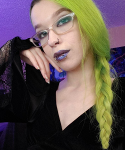 Miss Nikki Norwalk at APClips.com