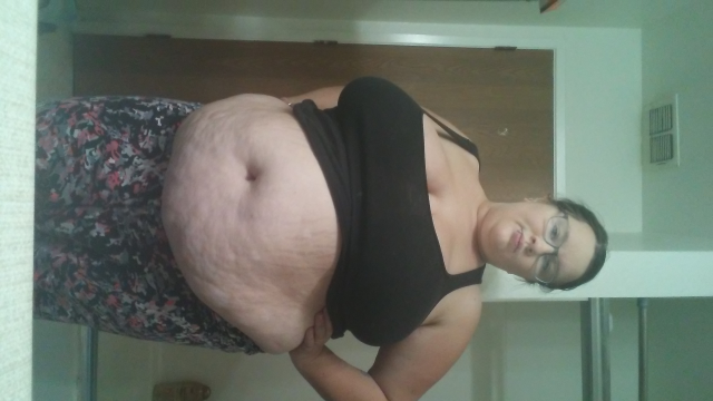Fat belly video from Mistress Almira