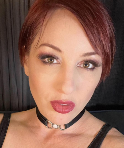 Mistress Kara at APClips.com