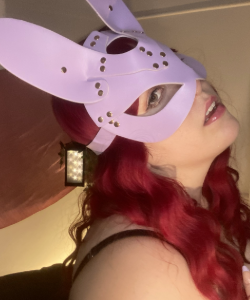 Mistress Reyna Darko at APClips.com