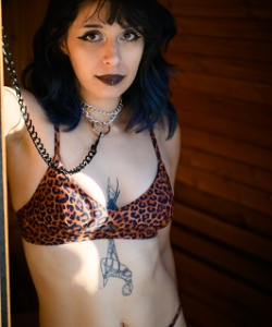 Mona Flowers at APClips.com