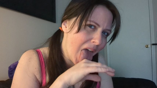 A movie night handjob video from Morgana Laveau