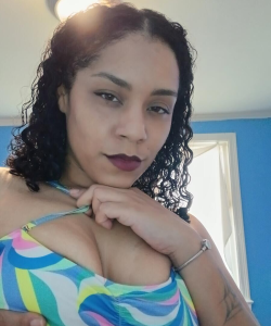 Mesmerelda Santos APClips.com profile