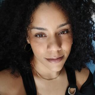 Mesmerelda Santos photo