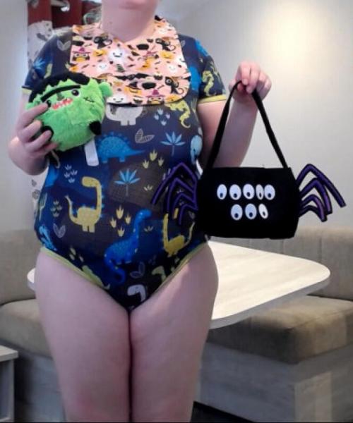 Naughtylilslut contest photo