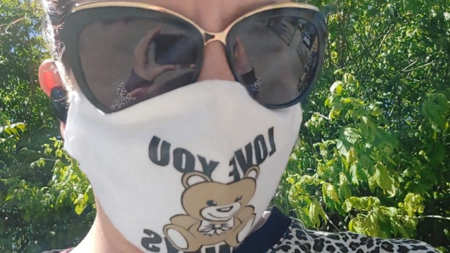 Tight yoga pants wet with pee in the park and on the street video from NicoleFetish