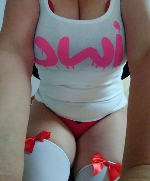 Nikki Holland contest photo