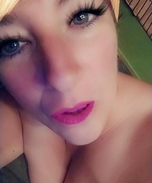 Nikki Holland contest photo