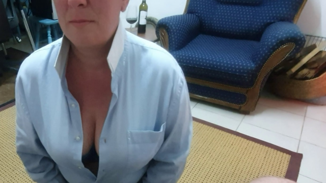 Raised rigid collar blowjob video from Nikki Holland