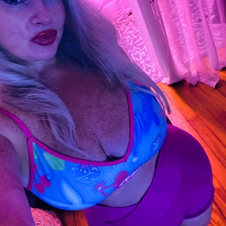 Mommy's Yoga Booty Flash Pic Set photo gallery by PaintedRose