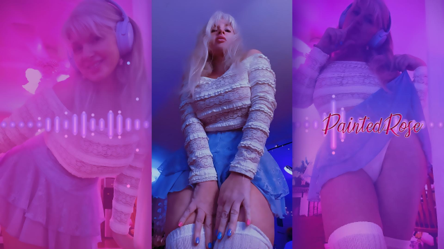 Sizzle Fizzle Dommy Mommy Fuck Doll video from PaintedRose