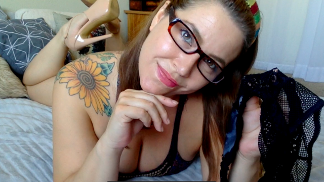 Cum On Mom's Panties CEI video from Penny Trait