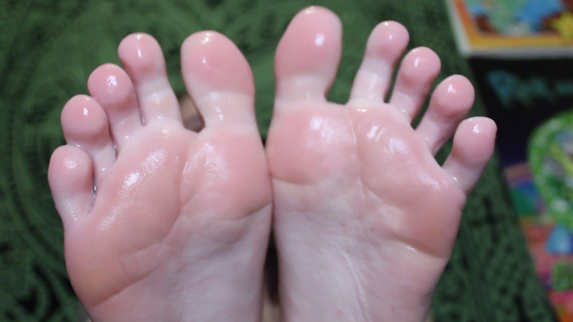 Sloppy Wet Foot Sucking video from Pearl Sage