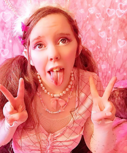 ✧*̥₊˚ Pinkii ♡︎︎ Princ3zz ˚ at APClips.com