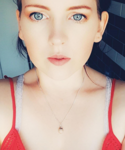 Qqueen-ell at APClips.com