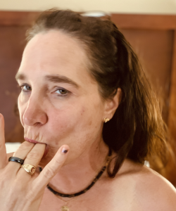 Rachel Knox at APClips.com