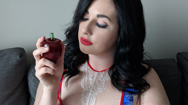 420 Snow White video from Raven Noir