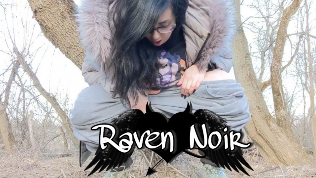 Forest Tinkle video from Raven Noir