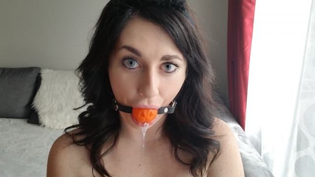 Pumpkin Slut Beautiful Agony video from Raven Noir