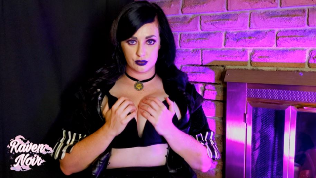 Yennefer's Chambers - Breeding Fantasy video from Raven Noir