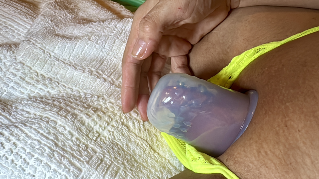 3-minute orgasm & squirt video from Rikochan