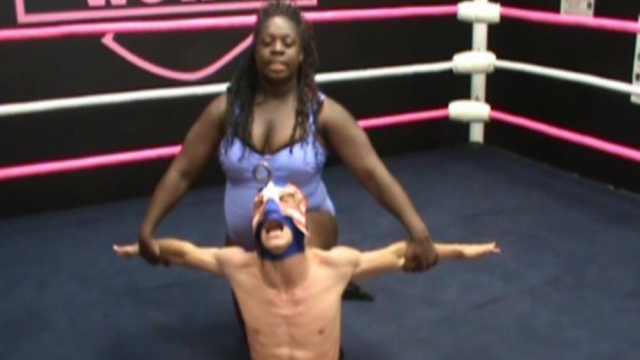 CROSS FACING A SKINNY CHICKEN - Devra vs Brandon video from WORLD WIDE MIXED WRESTLING