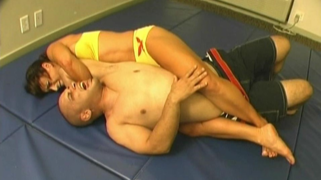 HEADSCISSOR DESTRUCTION video from WORLD WIDE MIXED WRESTLING