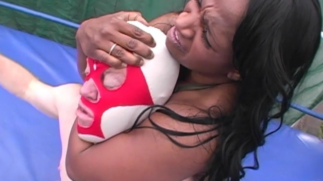 MALE WHITE SUPREMIST vs BLACK FEMALE GIANT - Afrika vs American Terrorist video from WORLD WIDE MIXED WRESTLING