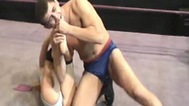 STOP BITING BY BEAUTIFUL SEXY FEET - Summer Rains vs Ala the Terrorist video from WORLD WIDE MIXED WRESTLING