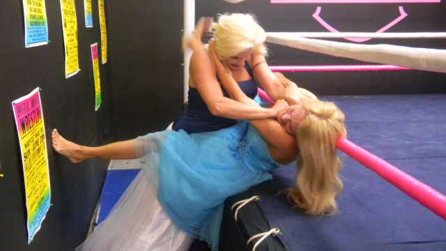 BLOODY FORMAL MASSACRE - Vanessa Harding vs Bobcat video from RING WOMEN VIDEO