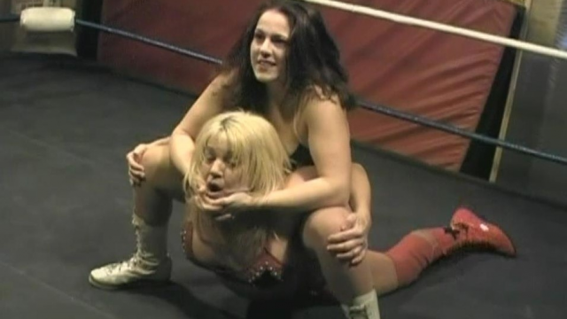 BOSTON CRAB, MAFIA STYLE - Little Jeannie vs VHawk video from RING WOMEN VIDEO