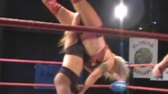 LIVE WIRED PILEDRIVER - Katra vs Vhawk video from RING WOMEN VIDEO