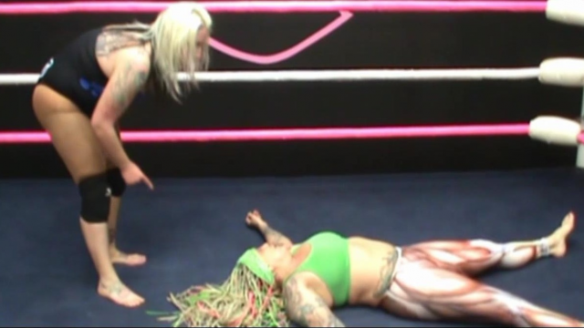 STUNNED! HEATHER OWENS vs VHawk video from RING WOMEN VIDEO
