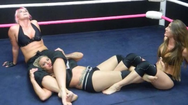 THE ABSOLUTE HANDICAPPED DESTRUCTION of the ONCE MIGHTY VHawk - SIN-D and JESSICA HAVOK vs VHawk video from RING WOMEN VIDEO