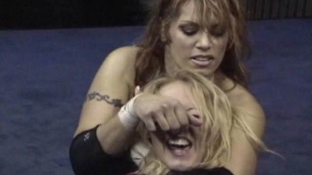 THE FAMOUS ENCOUNTER - Part 1 - Amber O'Neal vs April Hunter video from RING WOMEN VIDEO