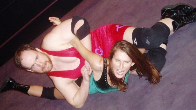 You're a FAT Bitch (Husband vs Wife battle) - SIN-D vs High IQ video from RING WOMEN VIDEO