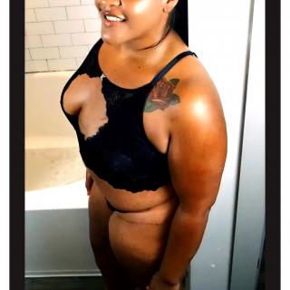 RiriLuscious photo