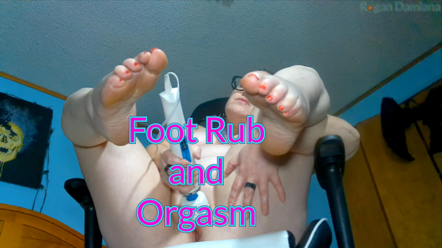 Foot Rub and HItachi Vibrator Orgasm video from Rogan Damiana