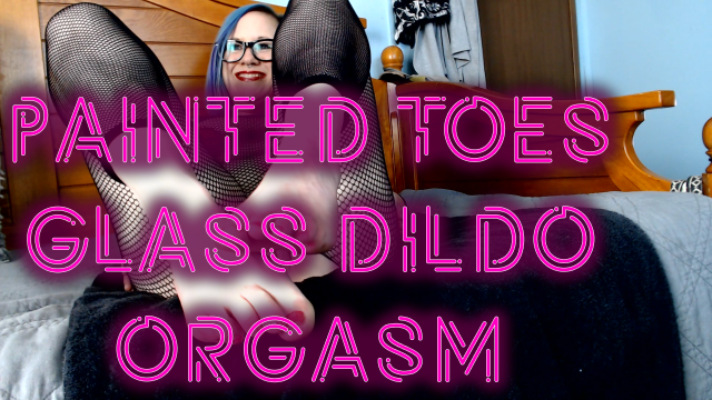 Painted Toes Glass Dildo Orgasm video from Rogan Damiana