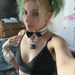 Roxy Em photo