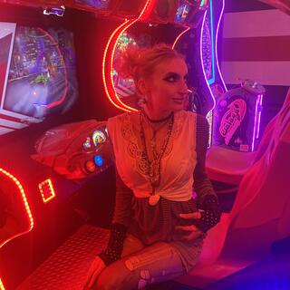 Roxy Em photo