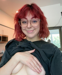 Sage Daniels at APClips.com