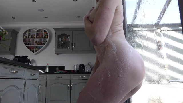 Naked Window Cleaning ASMR video from Sammie Cee