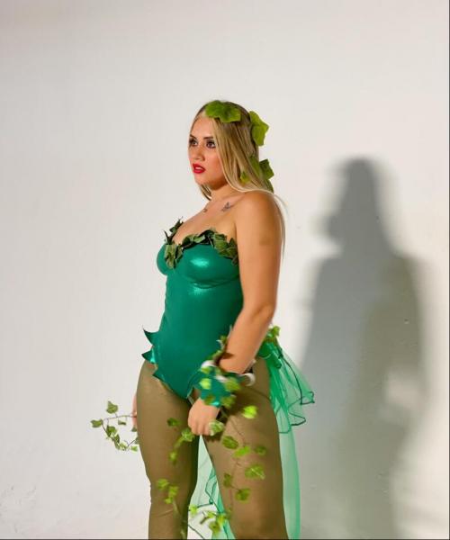 Sara Blonde contest photo