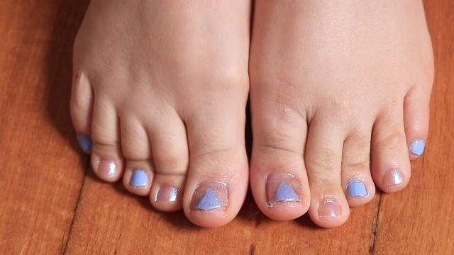 Nail art pedicure video from Seraphina Storm