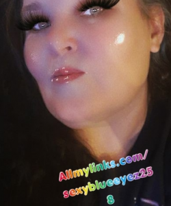 Sexyblueeyez258 at APClips.com