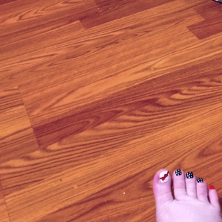 Pretty feet photo gallery by Sexythick95