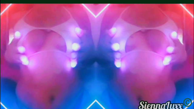 Visual ASMR Body Worship video from Goddess SiennaLuxx