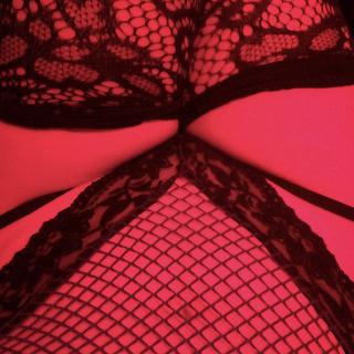 Simone Onatopp photo